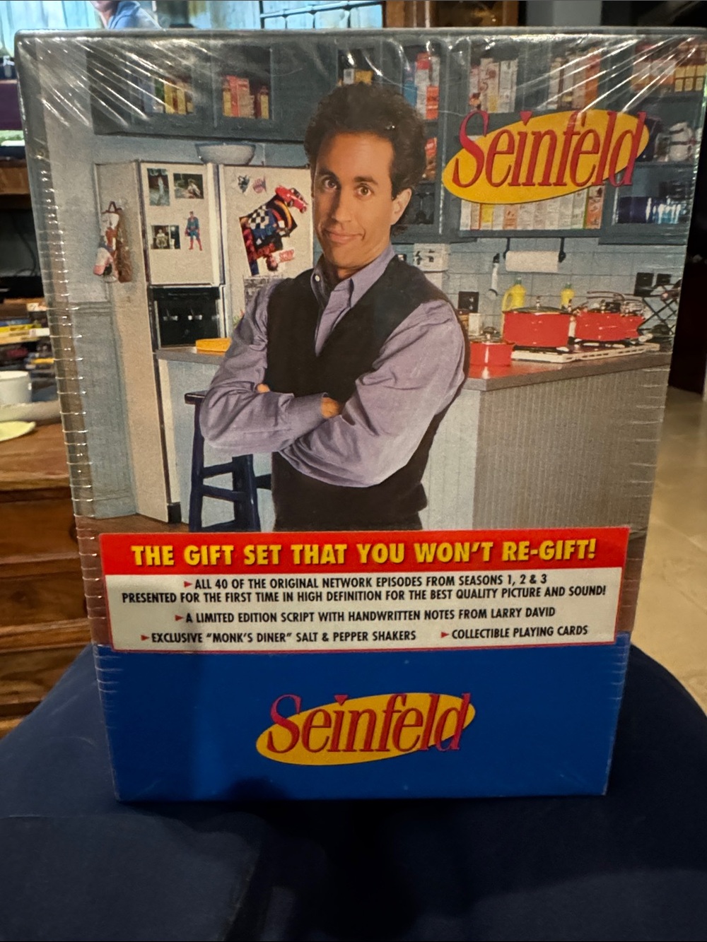 Seinfeld Gift Set Boxed DVD - Iconic Blue & Red Packaging